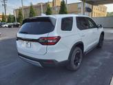 Thumbnail of 2025 Lunar Silver Metallic Honda Pilot