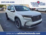 Photo of 2025 Lunar Silver Metallic Honda Pilot