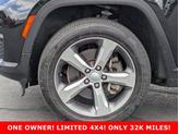 Thumbnail of 2021 Diamond Black Crystal Pearlcoat Jeep Grand Cherokee L