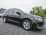 Thumbnail of 2018 Brilliant Black Crystal Pearlcoat Chrysler Pacifica