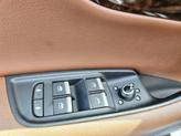 Thumbnail of 2018 Glacier White Metallic Audi Q7