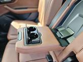 Thumbnail of 2018 Glacier White Metallic Audi Q7