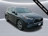 Thumbnail of 2020 Midnight Black Toyota Highlander