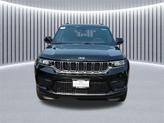 Thumbnail of 2025 Diamond Black Crystal Pearlcoat Jeep Grand Cherokee