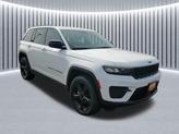 Thumbnail of 2022 Bright White Clearcoat Jeep Grand Cherokee