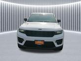 Thumbnail of 2022 Bright White Clearcoat Jeep Grand Cherokee