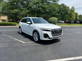 Photo of 2025 Glacier White Audi Q7