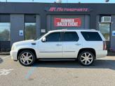 Thumbnail of 2009 White Diamond Tricoat Cadillac Escalade