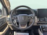 Thumbnail of 2024 Infinite Black Metallic Clearcoat Lincoln Navigator