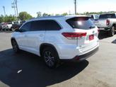 Thumbnail of 2017 Blizzard Pearl Toyota Highlander