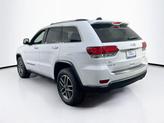 Thumbnail of 2022 Bright White Clearcoat Jeep Grand Cherokee
