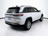 Thumbnail of 2022 Bright White Clearcoat Jeep Grand Cherokee