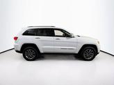 Thumbnail of 2022 Bright White Clearcoat Jeep Grand Cherokee