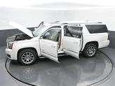 Thumbnail of 2019 White Frost Tricoat GMC Yukon XL