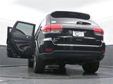Thumbnail of 2018 Diamond Black Crystal Pearlcoat Jeep Grand Cherokee