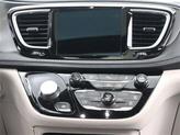 Thumbnail of 2019 Granite Crystal Metallic Clearcoat Chrysler Pacifica