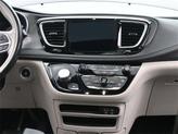 Thumbnail of 2019 Granite Crystal Metallic Clearcoat Chrysler Pacifica