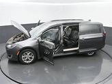 Thumbnail of 2019 Granite Crystal Metallic Clearcoat Chrysler Pacifica