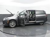 Thumbnail of 2019 Granite Crystal Metallic Clearcoat Chrysler Pacifica
