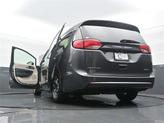 Thumbnail of 2019 Granite Crystal Metallic Clearcoat Chrysler Pacifica