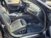 Thumbnail of 2020 Carbon Black Metallic BMW M550