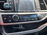 Thumbnail of 2019 Blizzard Pearl Toyota Highlander
