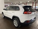 Thumbnail of 2018 Bright White Clearcoat Jeep Cherokee