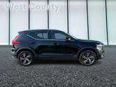 Thumbnail of 2025 Onyx Black Volvo XC40