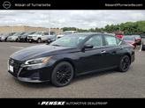 Photo of 2025 Black Nissan Altima