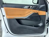 Thumbnail of 2022 Mineral White Metallic BMW X7