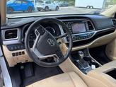 Thumbnail of 2014 Blizzard Pearl Toyota Highlander