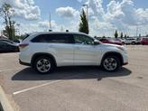 Thumbnail of 2014 Blizzard Pearl Toyota Highlander