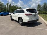 Thumbnail of 2014 Blizzard Pearl Toyota Highlander