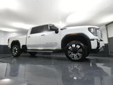 Thumbnail of 2025 White Frost Tricoat GMC Sierra 3500