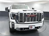 Thumbnail of 2025 White Frost Tricoat GMC Sierra 3500
