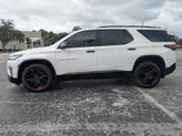 Thumbnail of 2023 Iridescent Pearl Tricoat Chevrolet Traverse