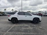 Thumbnail of 2023 Iridescent Pearl Tricoat Chevrolet Traverse