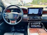 Thumbnail of 2022 Infinite Black Metallic Clearcoat Lincoln Navigator