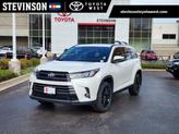 Photo of 2019 Blizzard Pearl Toyota Highlander