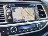 Thumbnail of 2019 Blizzard Pearl Toyota Highlander