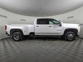 Thumbnail of 2022 Iridescent Pearl Tricoat Chevrolet Silverado 3500