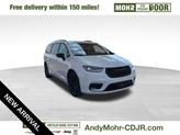 Photo of 2024 Bright White Chrysler Pacifica