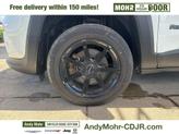 Thumbnail of 2019 Alpine White Clearcoat Jeep Renegade