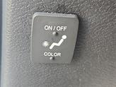 Thumbnail of 2024 Aspen White Tricoat/Super Black Nissan Kicks