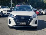 Thumbnail of 2024 Aspen White Tricoat/Super Black Nissan Kicks