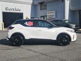 Thumbnail of 2024 Aspen White Tricoat/Super Black Nissan Kicks