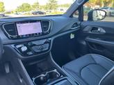 Thumbnail of 2026 Diamond Black Crystal Pearlcoat Chrysler Pacifica