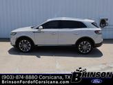 Thumbnail of 2023 Ceramic Pearl Metallic Tinted Clearcoat Lincoln Nautilus