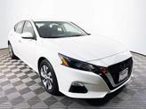 Thumbnail of 2022 Glacier White Nissan Altima