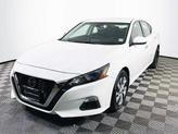 Photo of 2022 Glacier White Nissan Altima